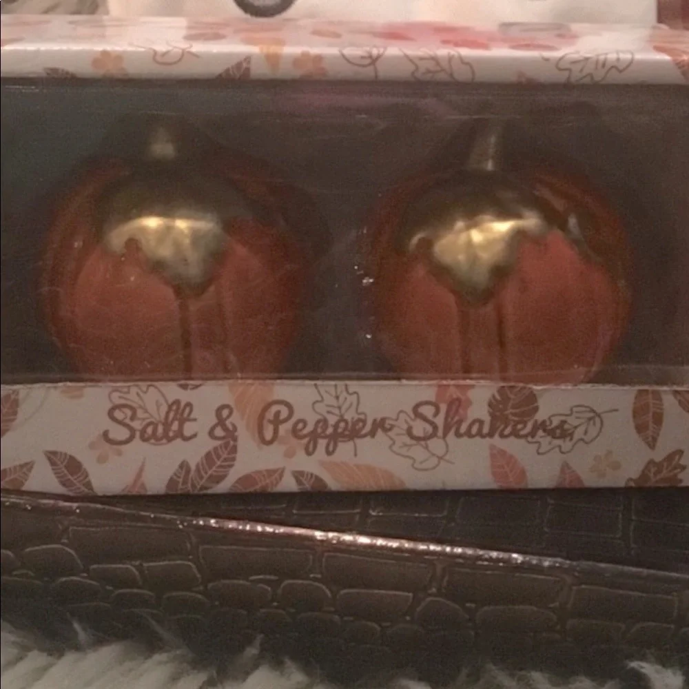 Pumpkin Salt & Pepper Shakers